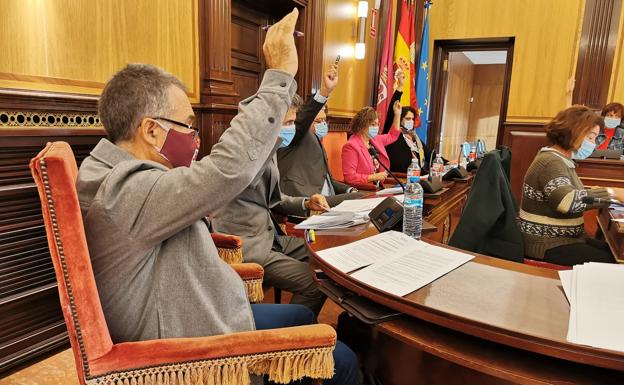 Nicanor Pastrana, durante el pleno de este viernes en León.