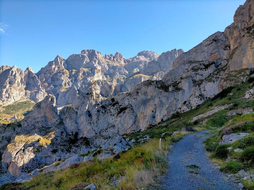 Inicio de la caminata hasta el refugio de Collado Jermoso