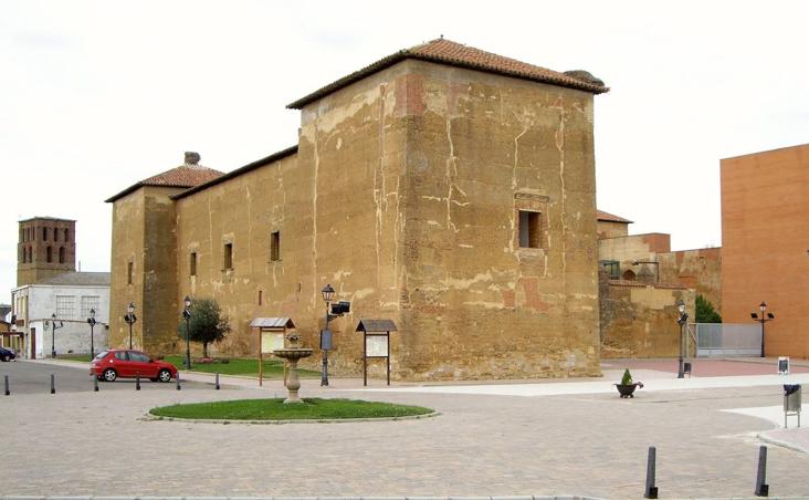 Galería. Palacio de los Guzmanes, una joya de la arquitectura en tapial.