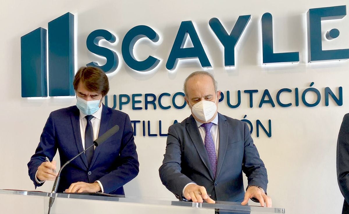 Fotos: Firma del convenio entre el Centro de Supercomputación Scayle y la Uned