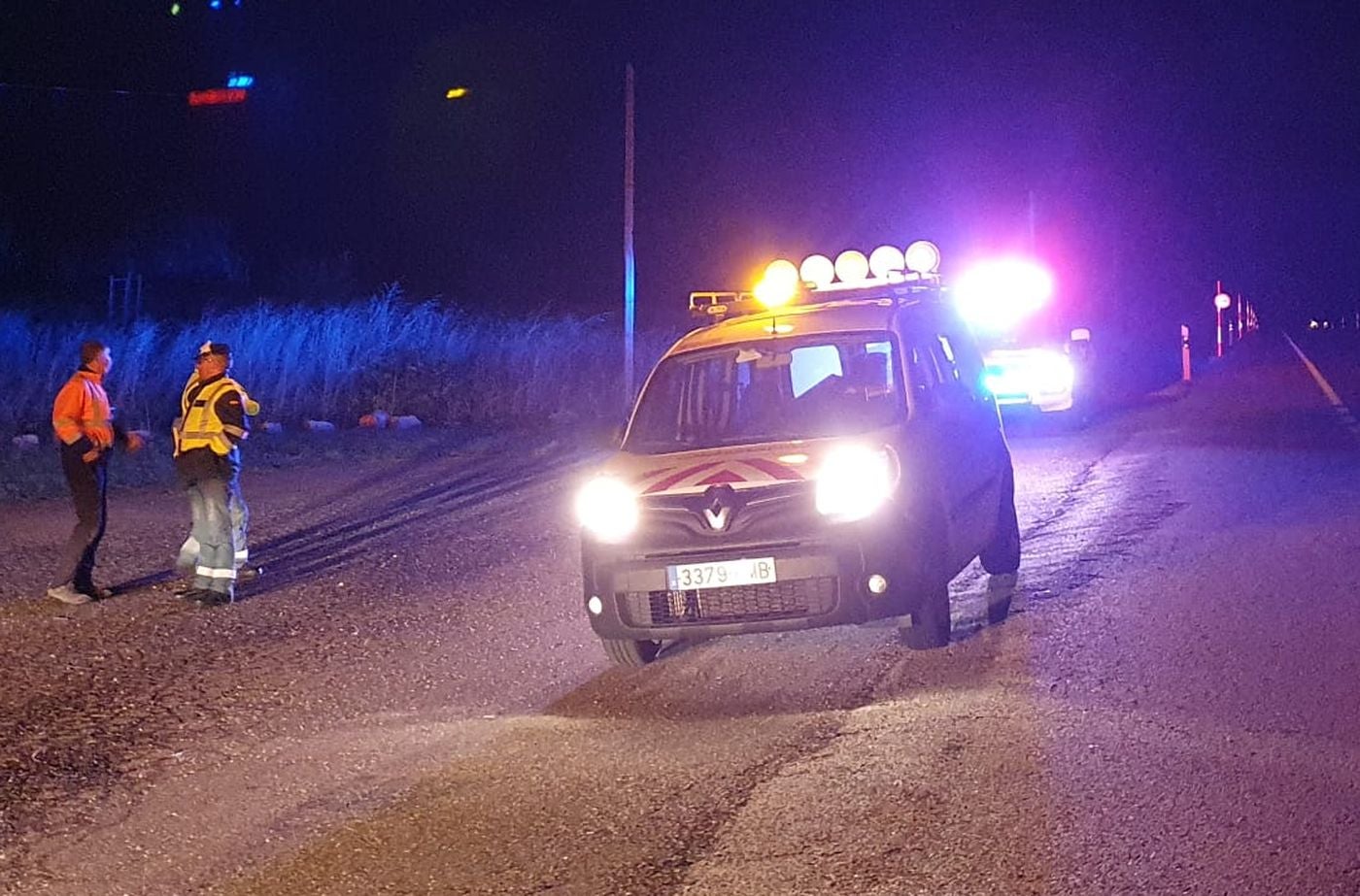 Un herido al empotrar su coche contra el bar La Venta de la Tuerta en la León-Asturias. 
