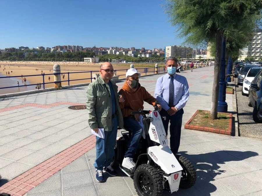 El actor leonés acaba de estrenar 'Donde viajan dos' un divertido programa en el que emprenden viajes, aventuras y retos. 