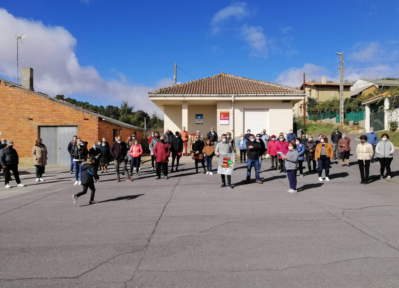 Fotos: Concentración en defensa de los consultorios rurales en Riofrío