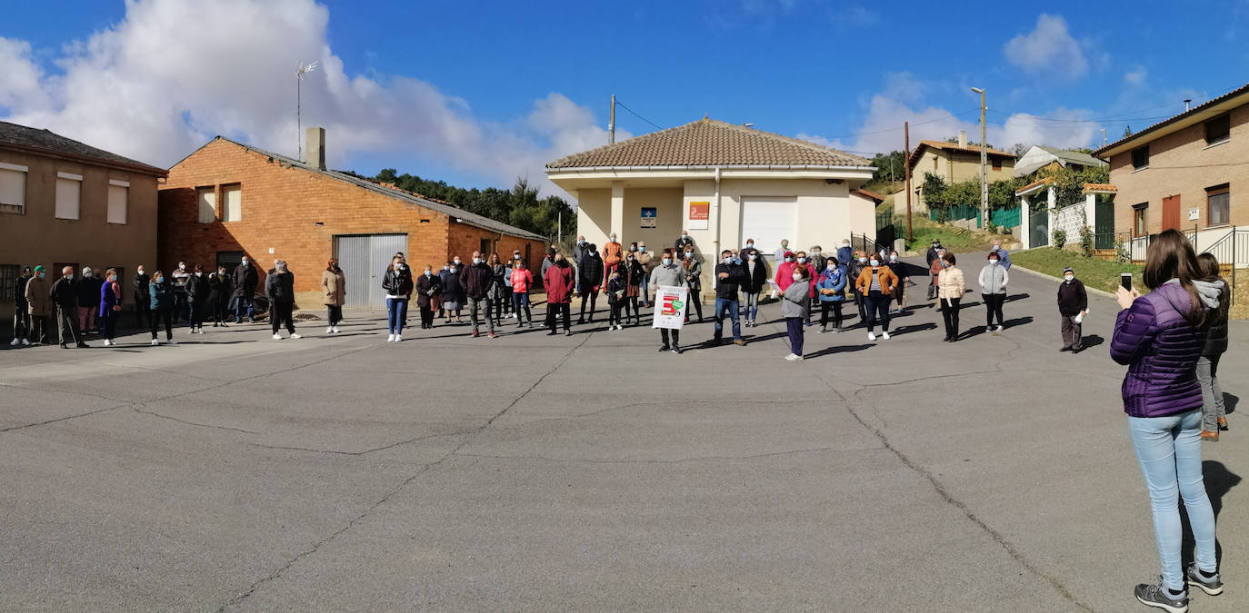 Fotos: Concentración en defensa de los consultorios rurales en Riofrío