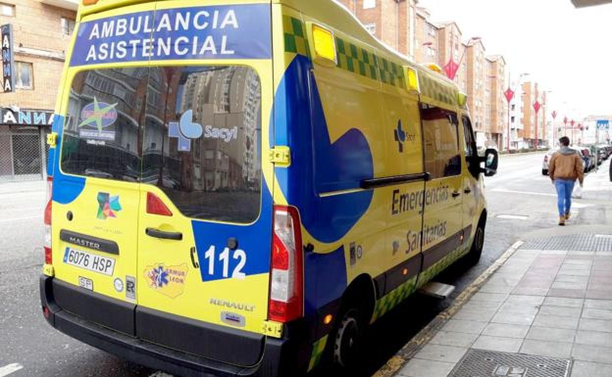 Imagen de una ambulancia del 112 de Castilla y León.