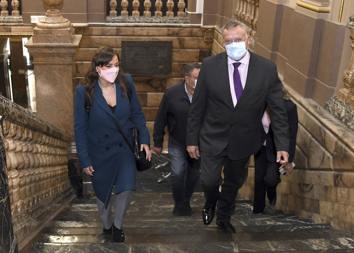 Fotos: El vicepresidente primero de la Diputación de Burgos recibe a la diputada por la provincia de León