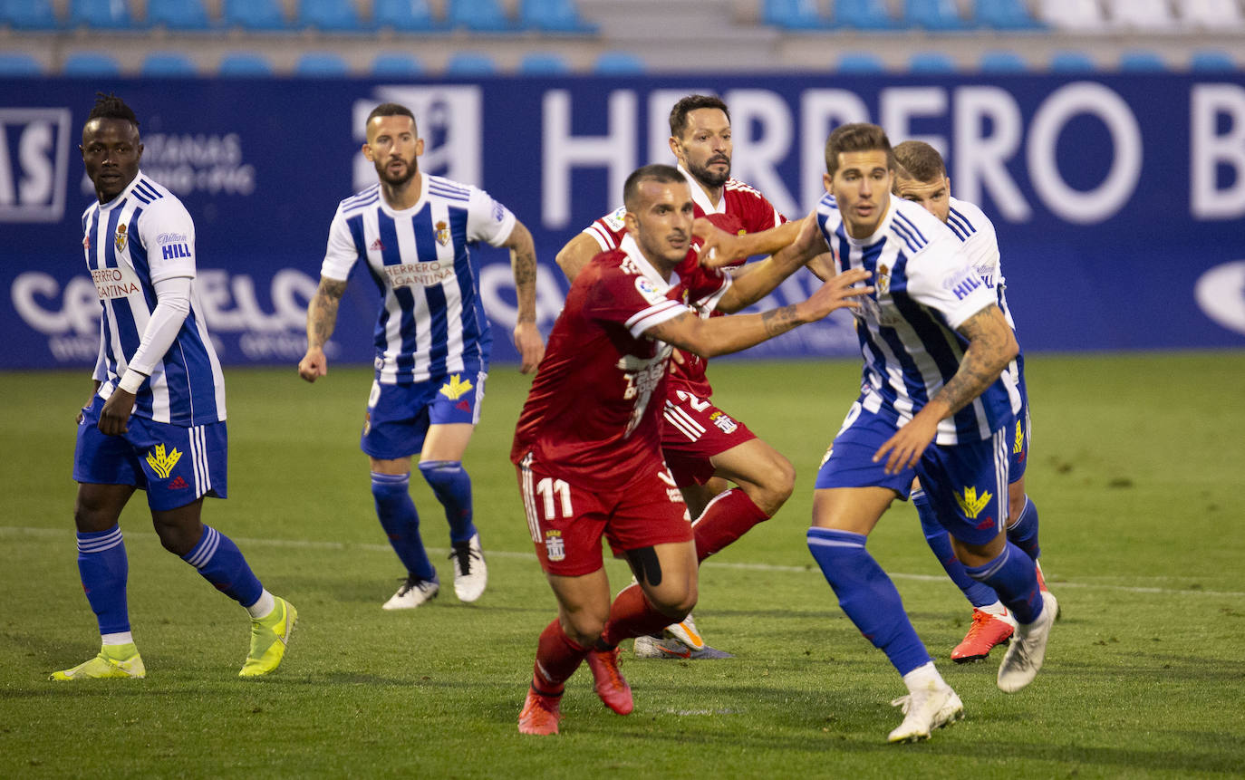 El equipo berciano vio rota su racha de triunfos en un partido donde su rival fue mejor.