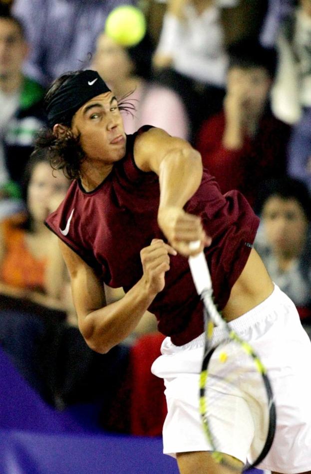 Rafa Nadal, en la semifinal ante Moyá en León e 2004.