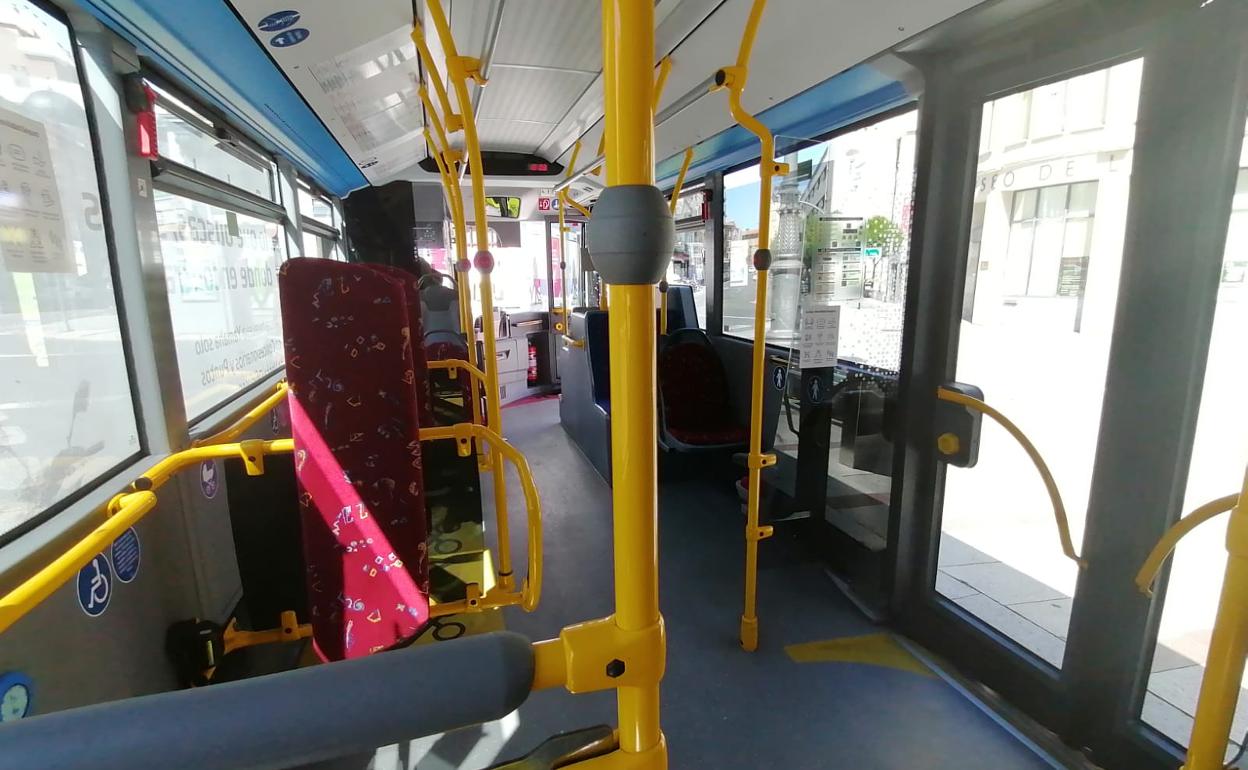 Interior de un autobús urbano de León. 