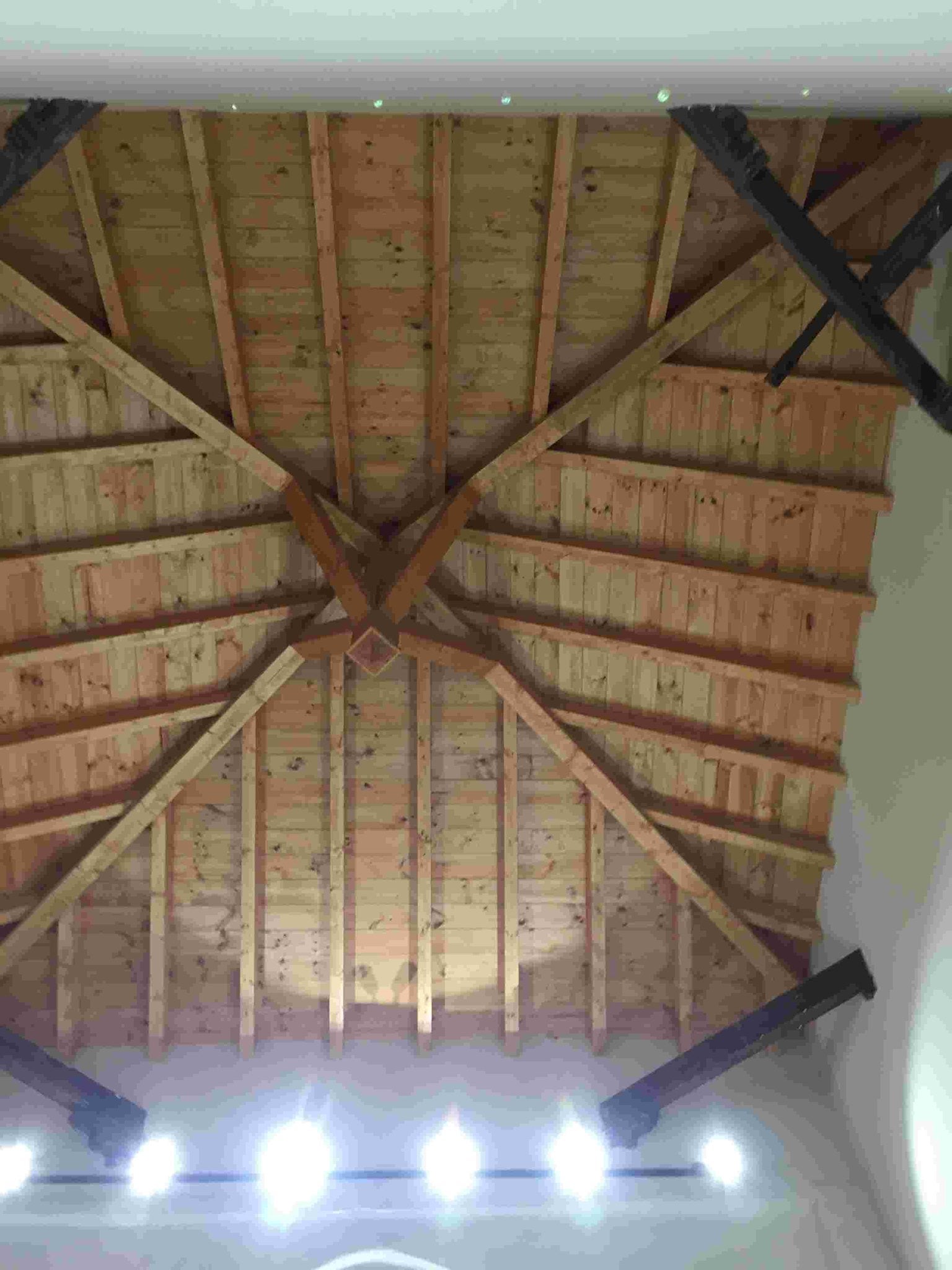 Las obras de restauración de la iglesia de San Pelayo de la localidad de Velilla de La Reina.