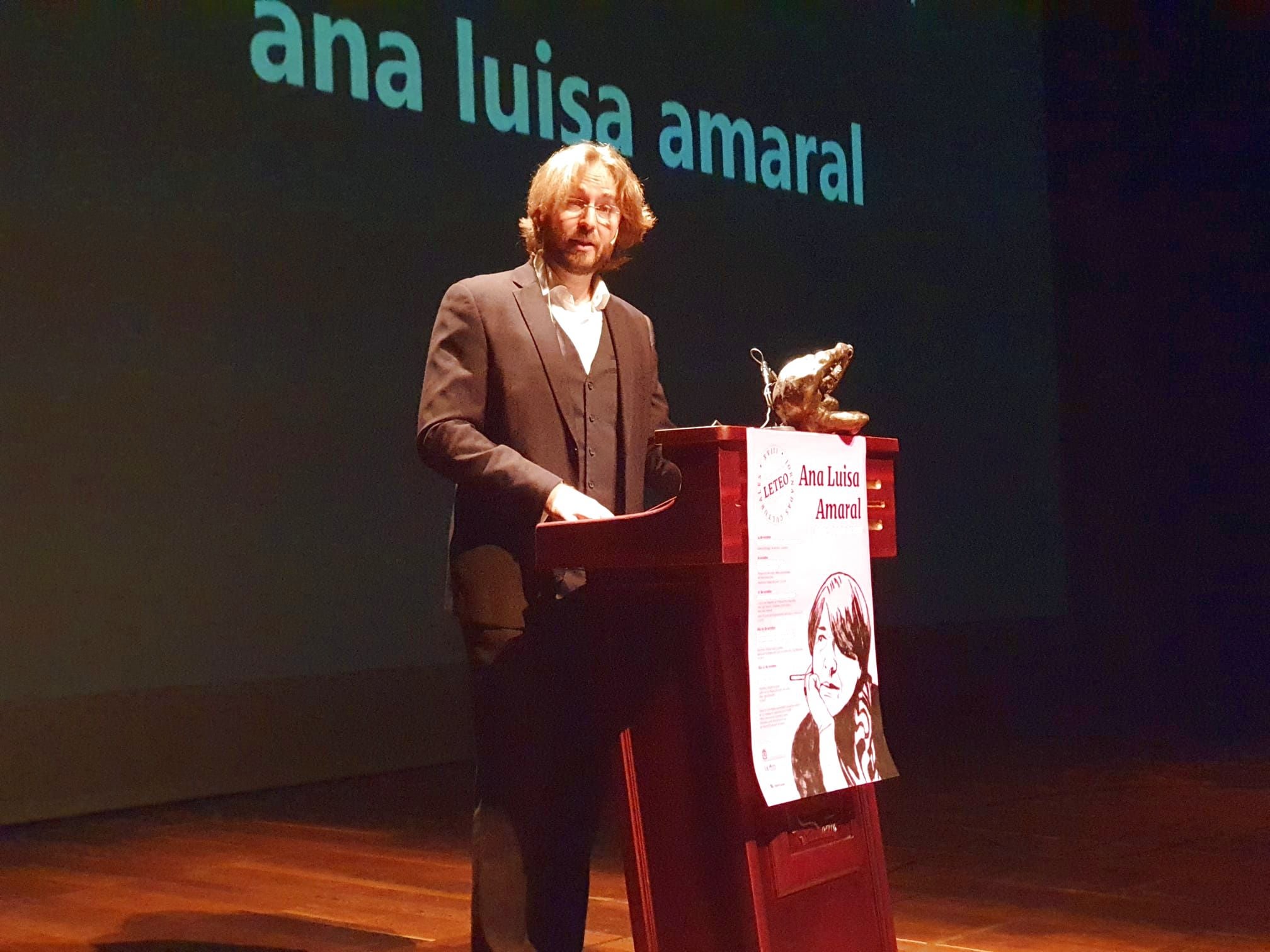 La poetisa portuguesa Ana Luisa Amaral, que no ha podio acudir al acto por las restricciones del covid, ha recibido el galardón