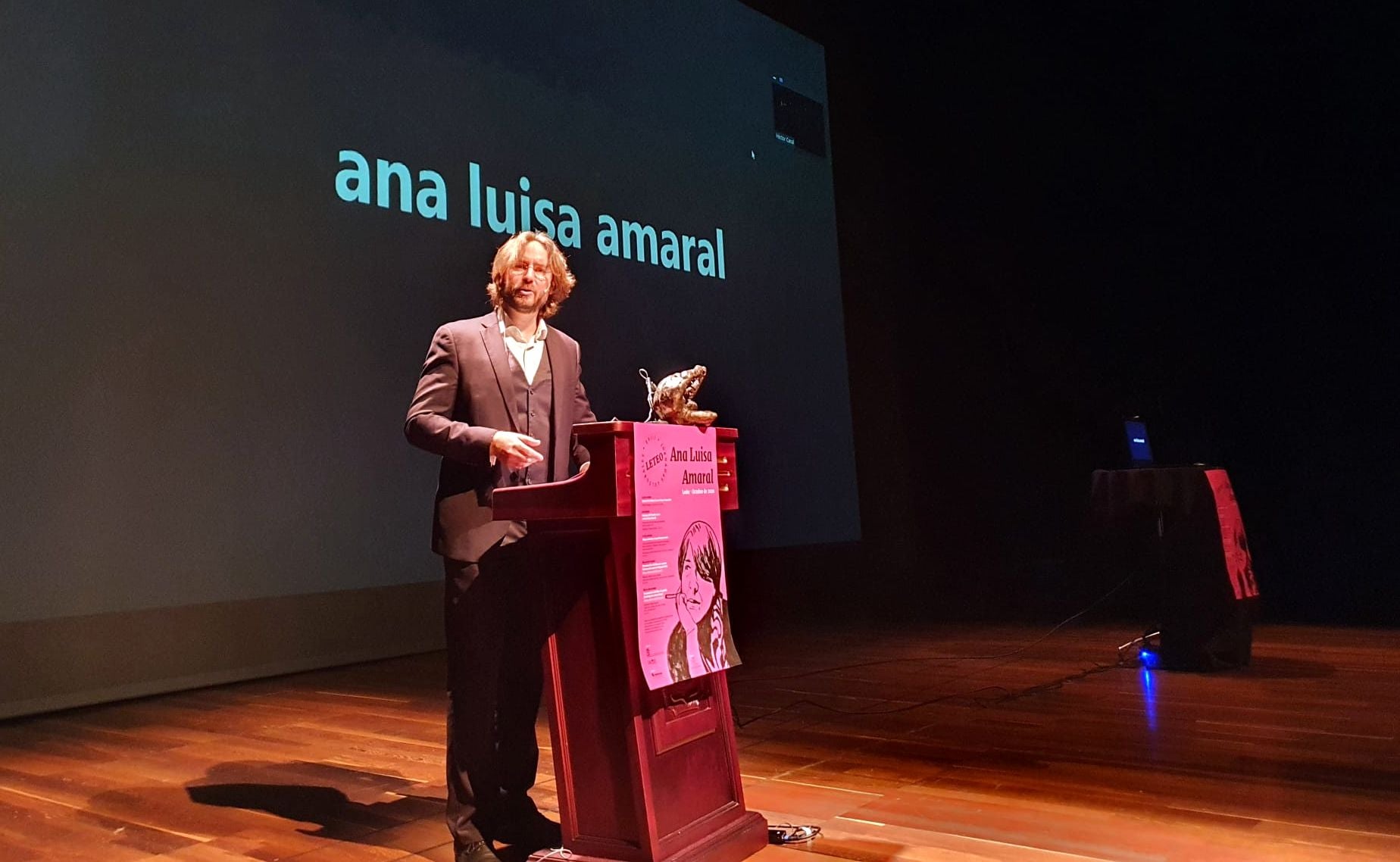 La poetisa portuguesa Ana Luisa Amaral, que no ha podio acudir al acto por las restricciones del covid, ha recibido el galardón