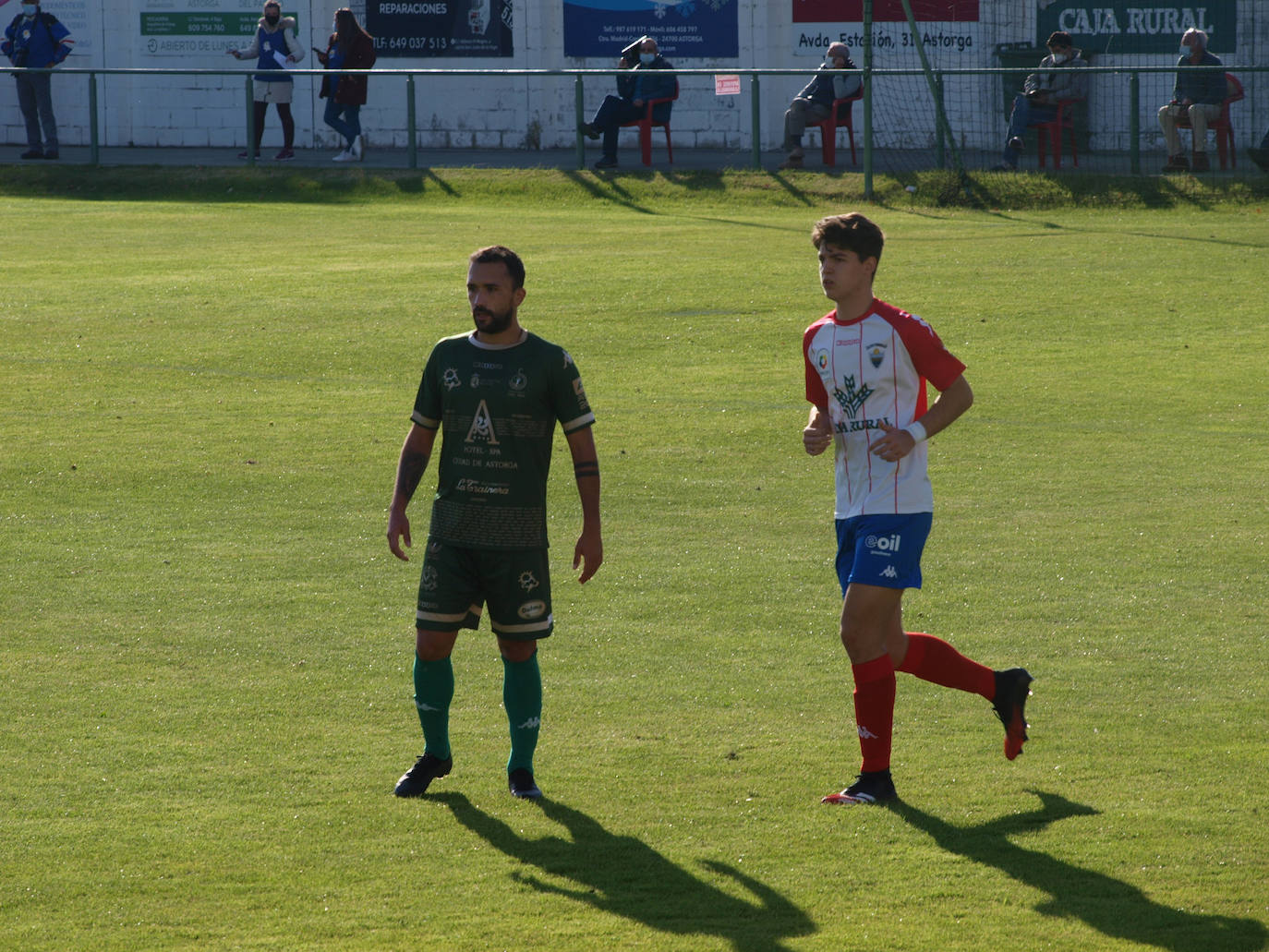 Fotos: El Atlético Astorga comienza ganando