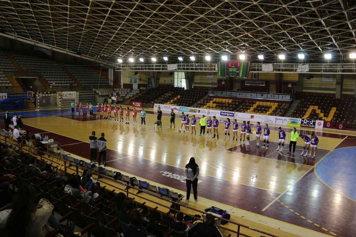 Fotos: El Rodríguez Cleba estrena la temporada ante el Handvall