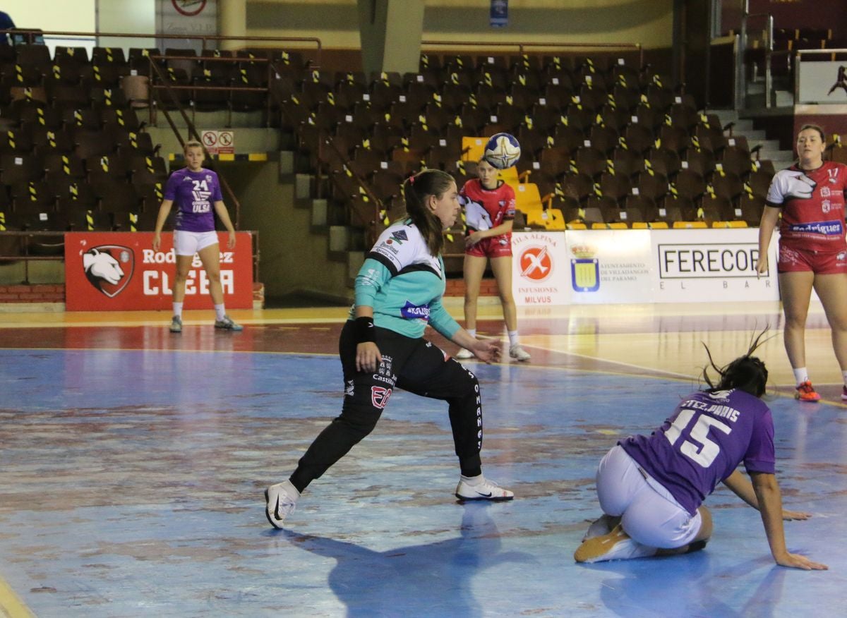 Fotos: El Rodríguez Cleba estrena la temporada ante el Handvall