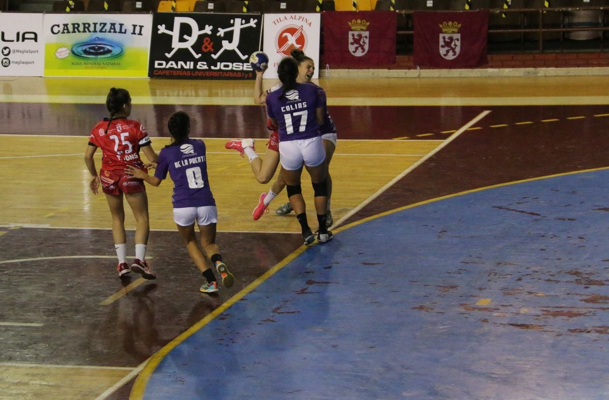 Fotos: El Rodríguez Cleba estrena la temporada ante el Handvall