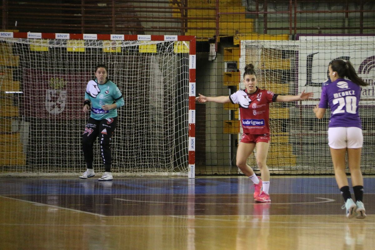 Fotos: El Rodríguez Cleba estrena la temporada ante el Handvall