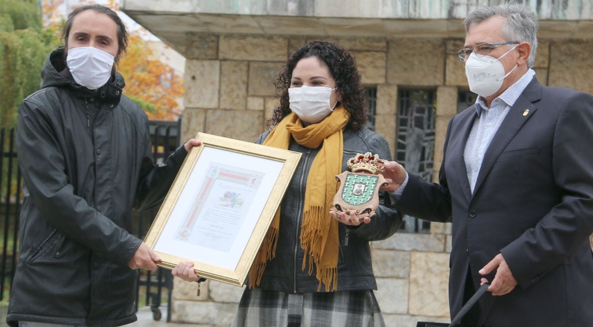 Fotos: Homenaje de Valverde de la Virgen a Andrea Marcos