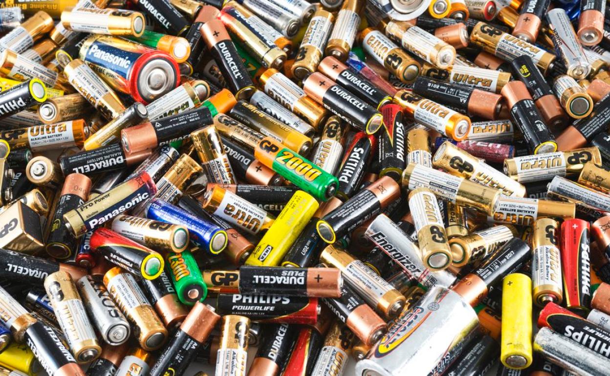 Pilas para su reciclaje tras una recogida selectiva de este material. 