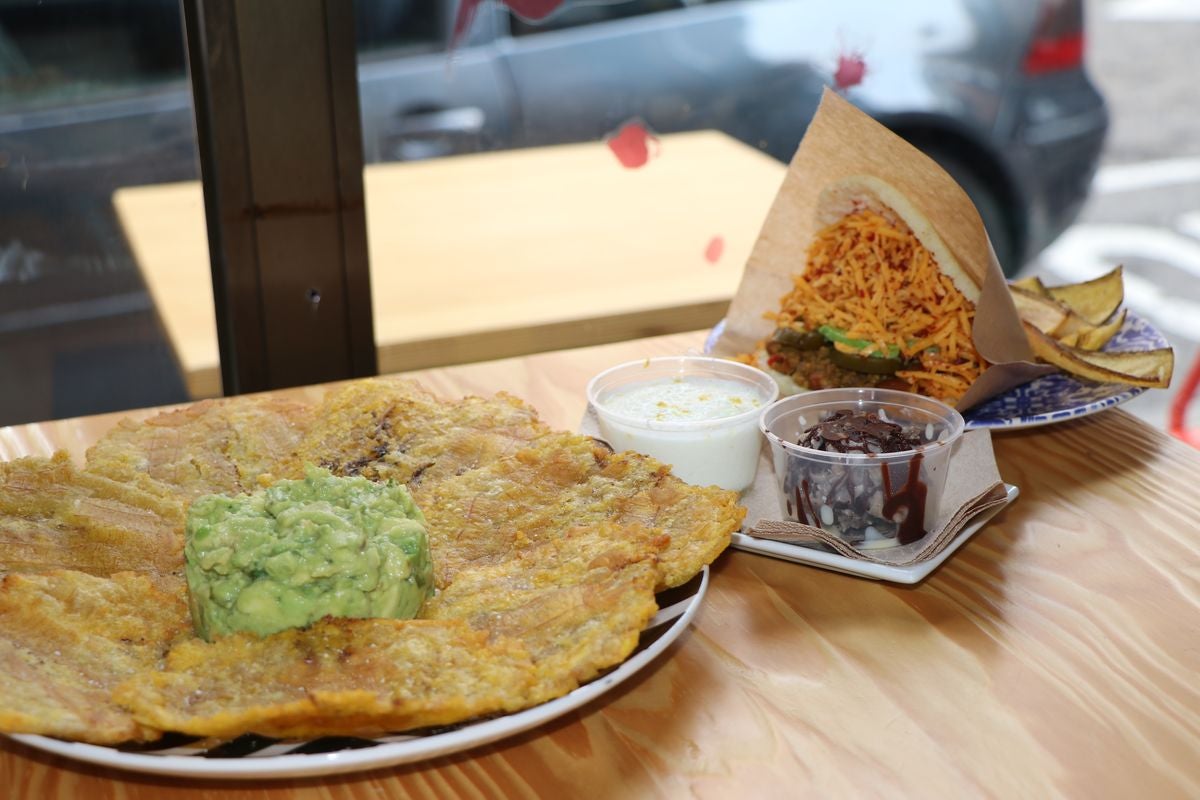 Arepas Lovers en la calle Santa Ana ofrece la mejor comida venezolana.