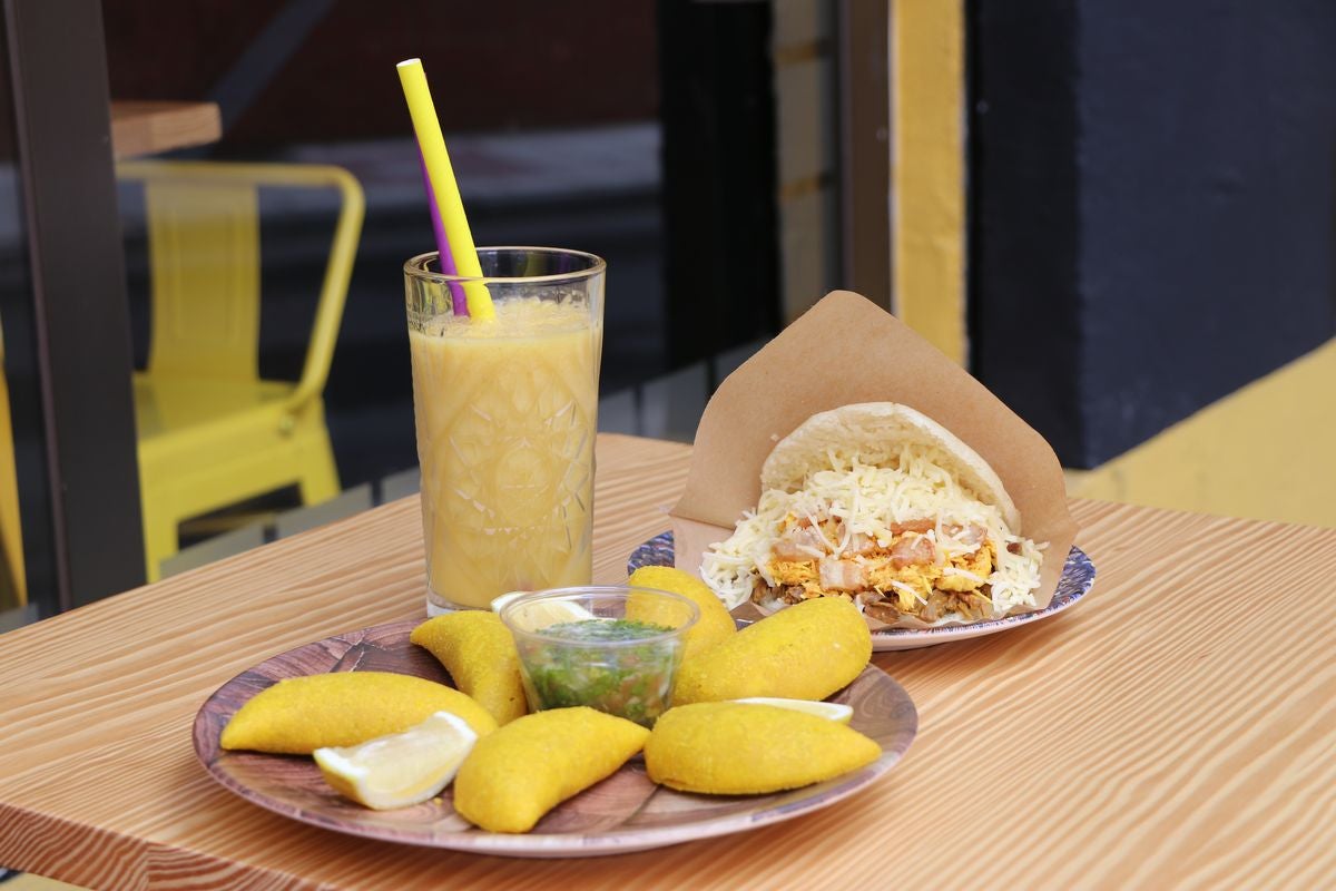 Arepas Lovers en la calle Santa Ana ofrece la mejor comida venezolana.