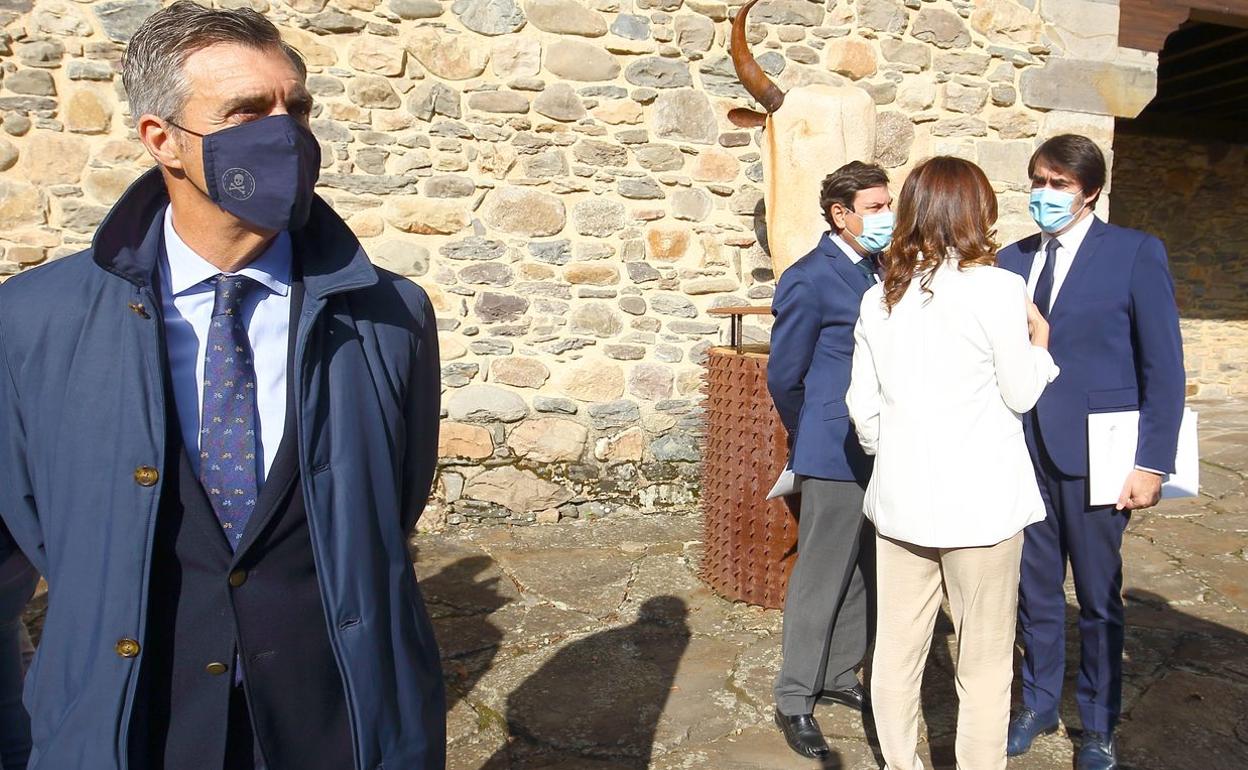 Javier Cepedano, presidente de Fele, durante la reunión de la última Mesa por León. 