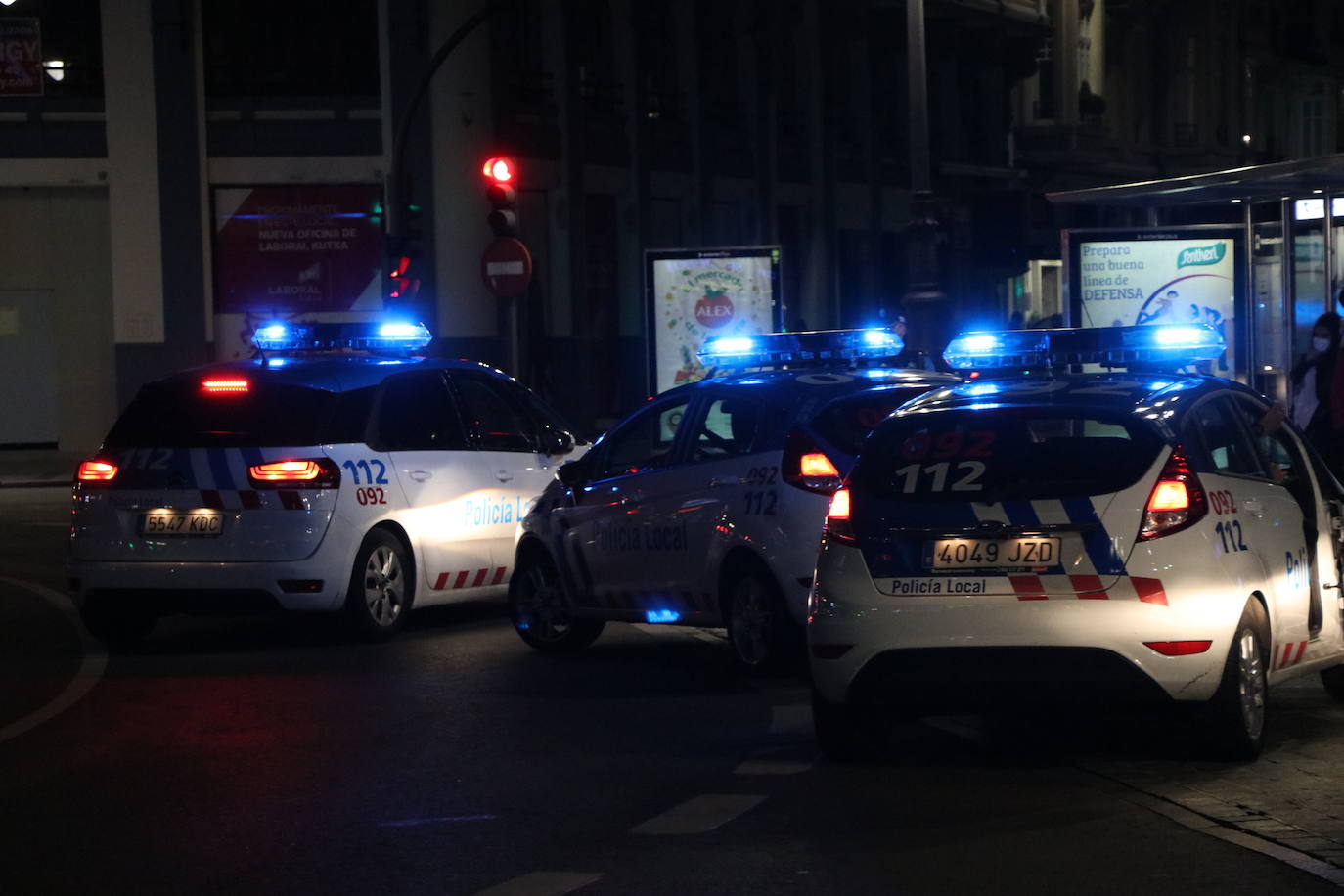 La población tiene prohibido salir de sus casas hasta las seis de la mañana