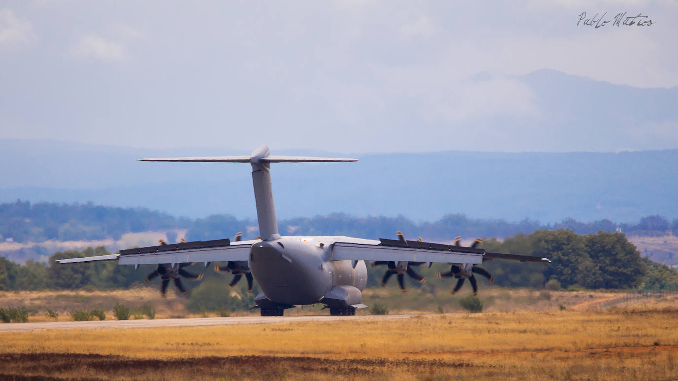 Uno de los dos aviones. 