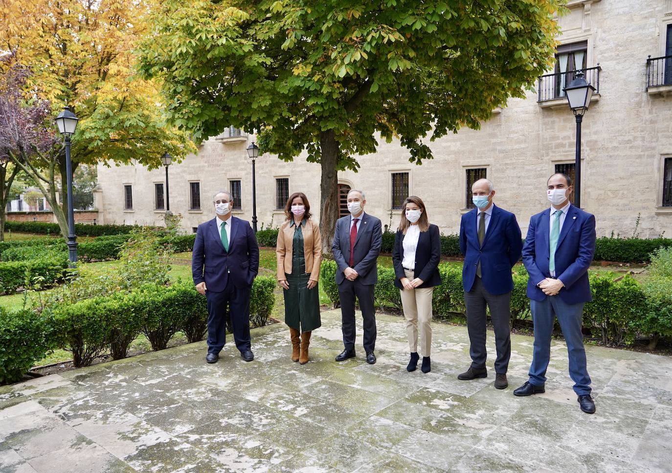 Fotos: La Junta se incorpora a la Cátedra de Innovación para el Comercio de la UVa