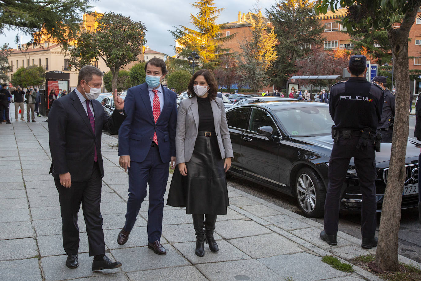 El presidente de la Junta de Castilla y León, Alfonso Fernández Mañueco, se reúne con los presidentes de la Comunidad de Madrid, Isabel Díaz Ayuso, y del Gobierno de Castilla-La Mancha, Emiliano García-Page, para la coordinación en la lucha contra la pandemia.