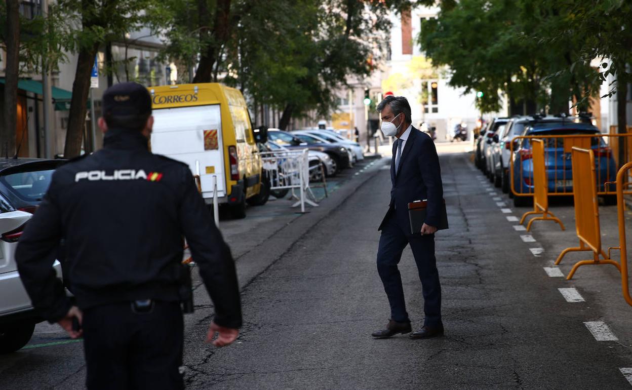 El presidente del CGPJ, Carlos Lesmes, a su llegada a la sede del organismo, en septiembre pasado.