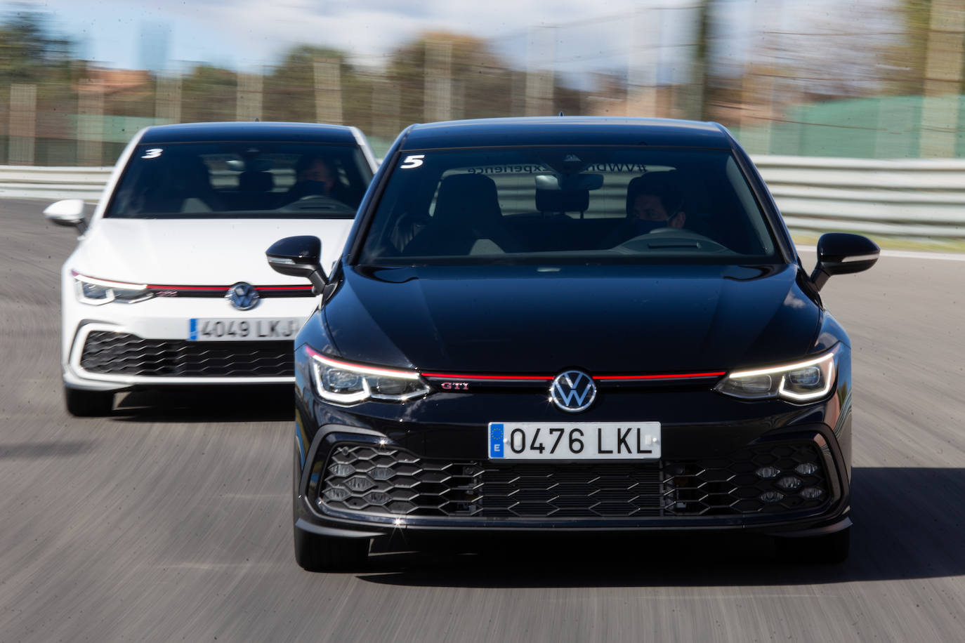 Prueba del Golf de serie más deportivo en el Jarama