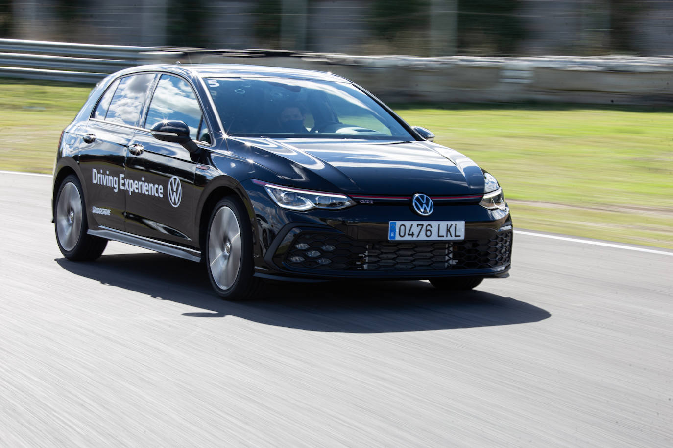 Prueba del Golf de serie más deportivo en el Jarama