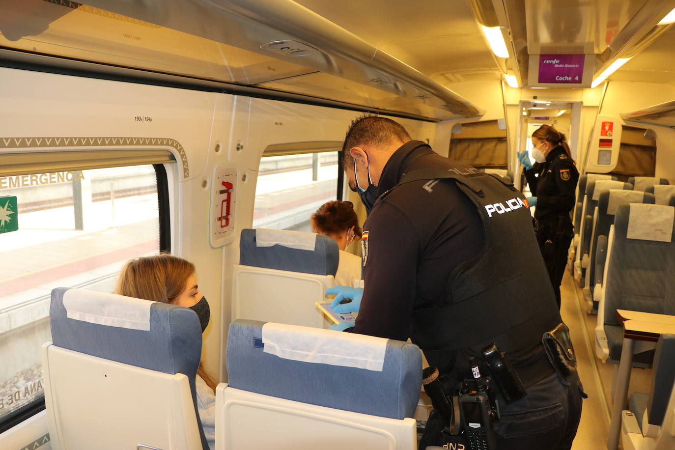 Fotos: Primeros controles en la Estación de Tren