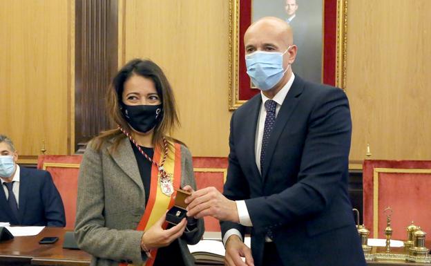 Elena Lafuente toma posesión como concejala del Ayuntamiento de León