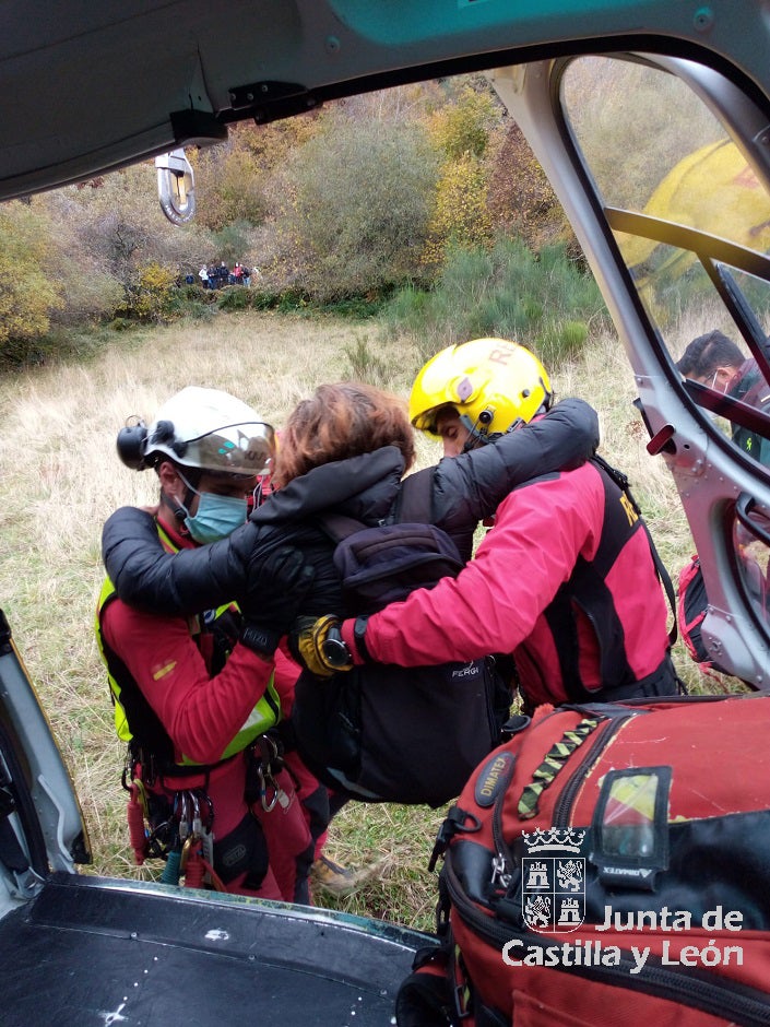 Fotos: Rescate en el Hayedo de Busmayor