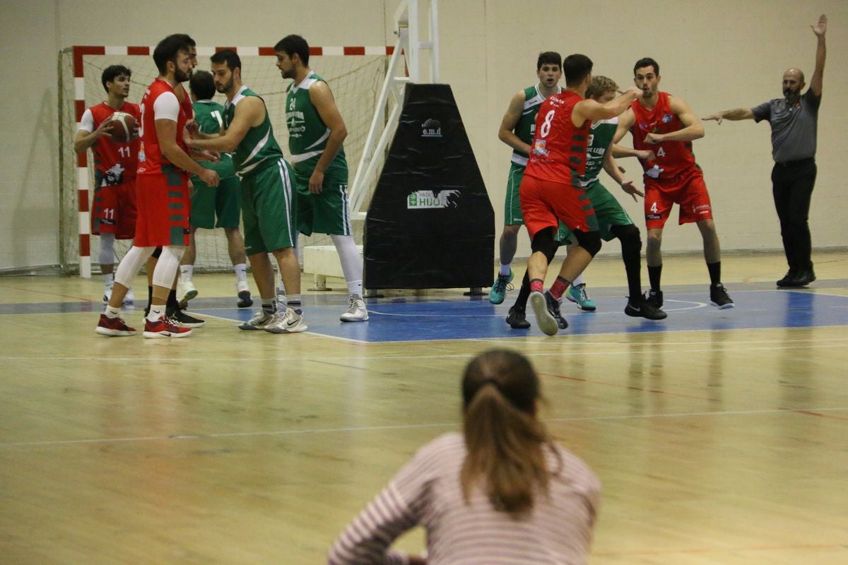 El club baloncesto Reino de León se estrena en la liga EBA esta temporada en el polideportivo San Esteban.