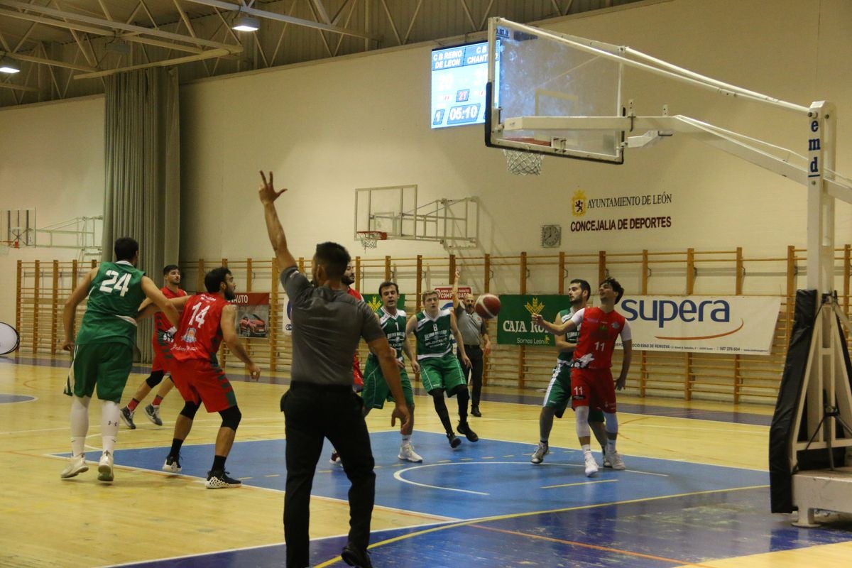 El club baloncesto Reino de León se estrena en la liga EBA esta temporada en el polideportivo San Esteban.