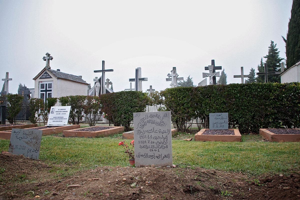 Los leoneses se han acercado hasta el cementerio de Puente Castro en este Día de Todos los Santos