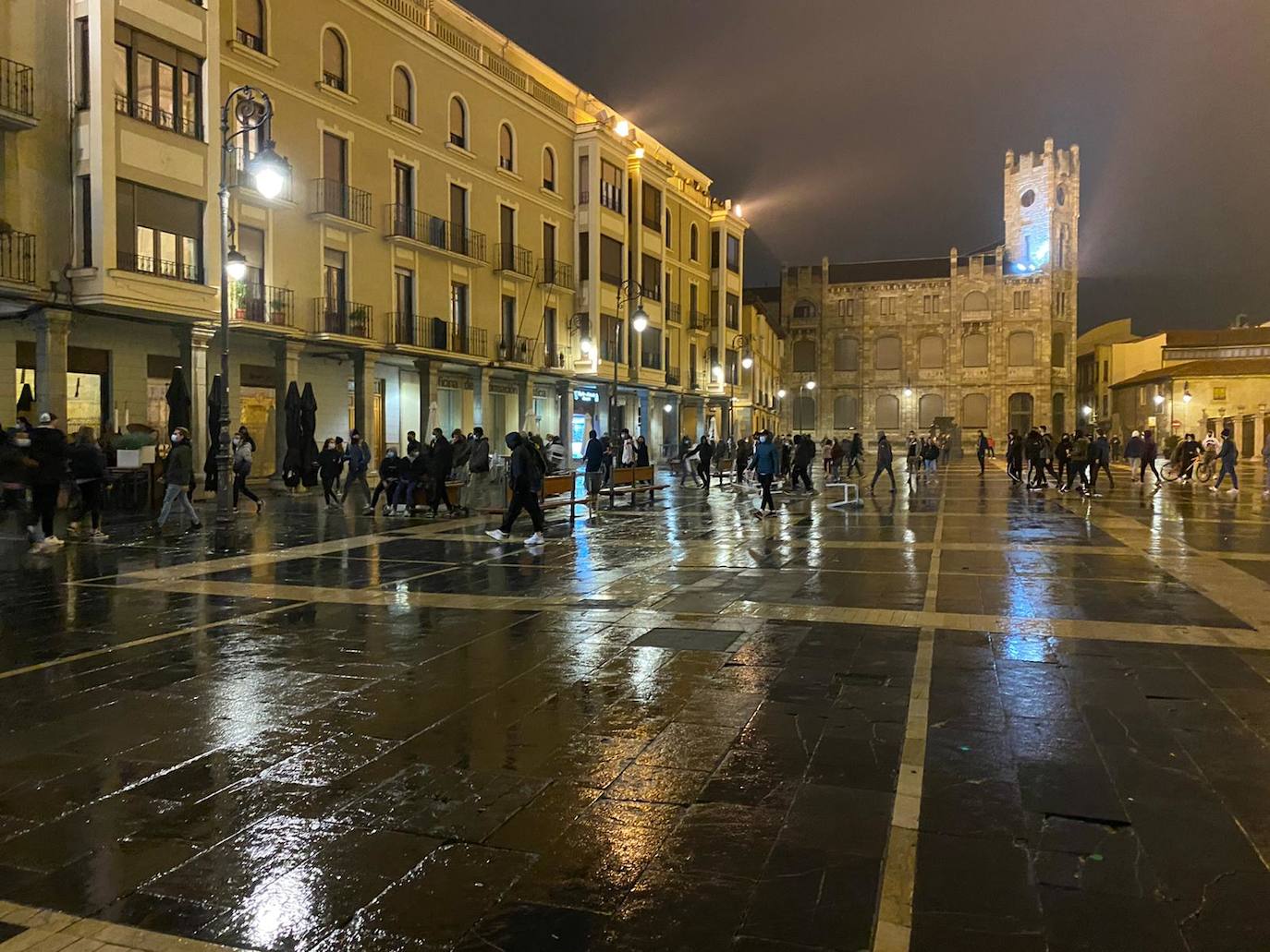 Fotos: Los disturbios de León llega a plaza de Regla