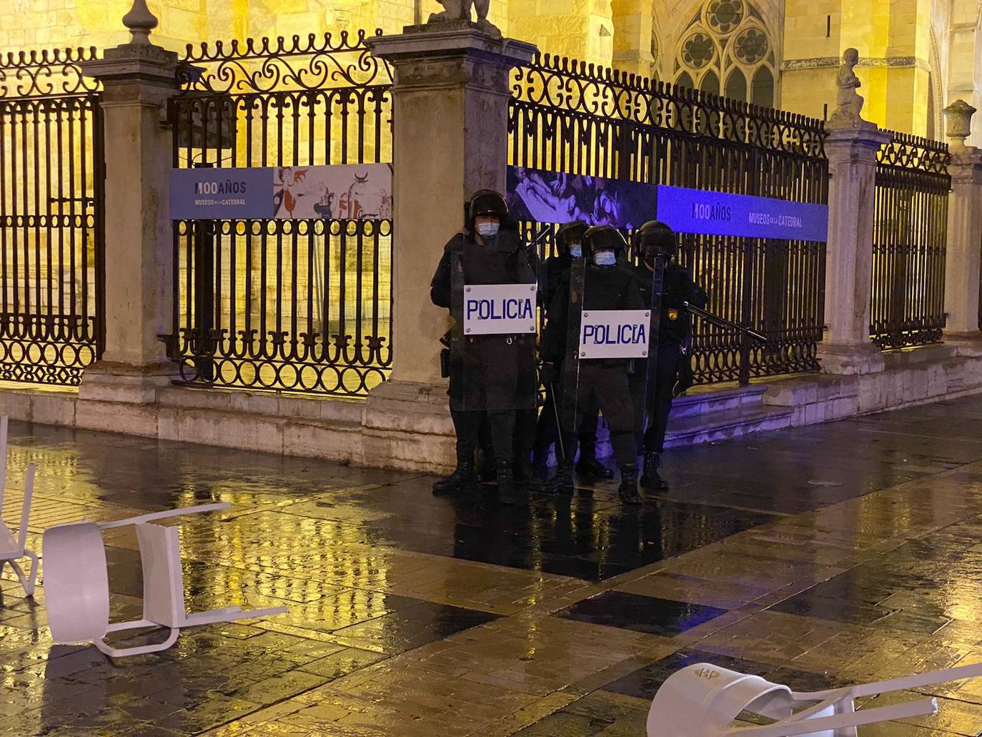 Fotos: Los disturbios de León llega a plaza de Regla