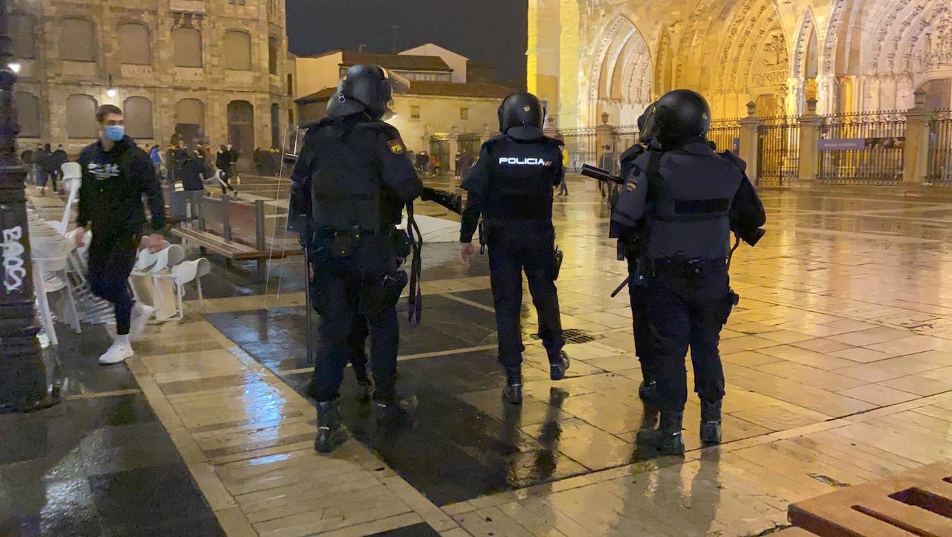 Fotos: Los disturbios de León llega a plaza de Regla