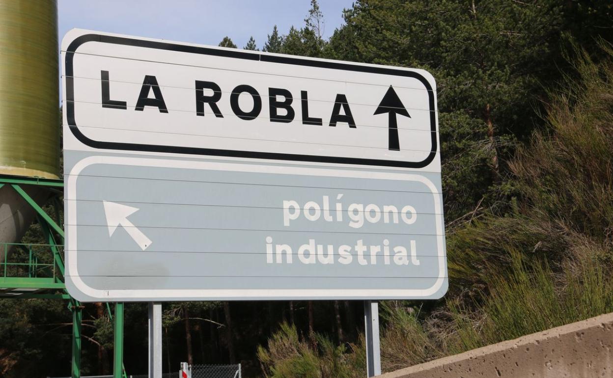 Imagen del cartel de acceso al polígono industrial de La Robla.