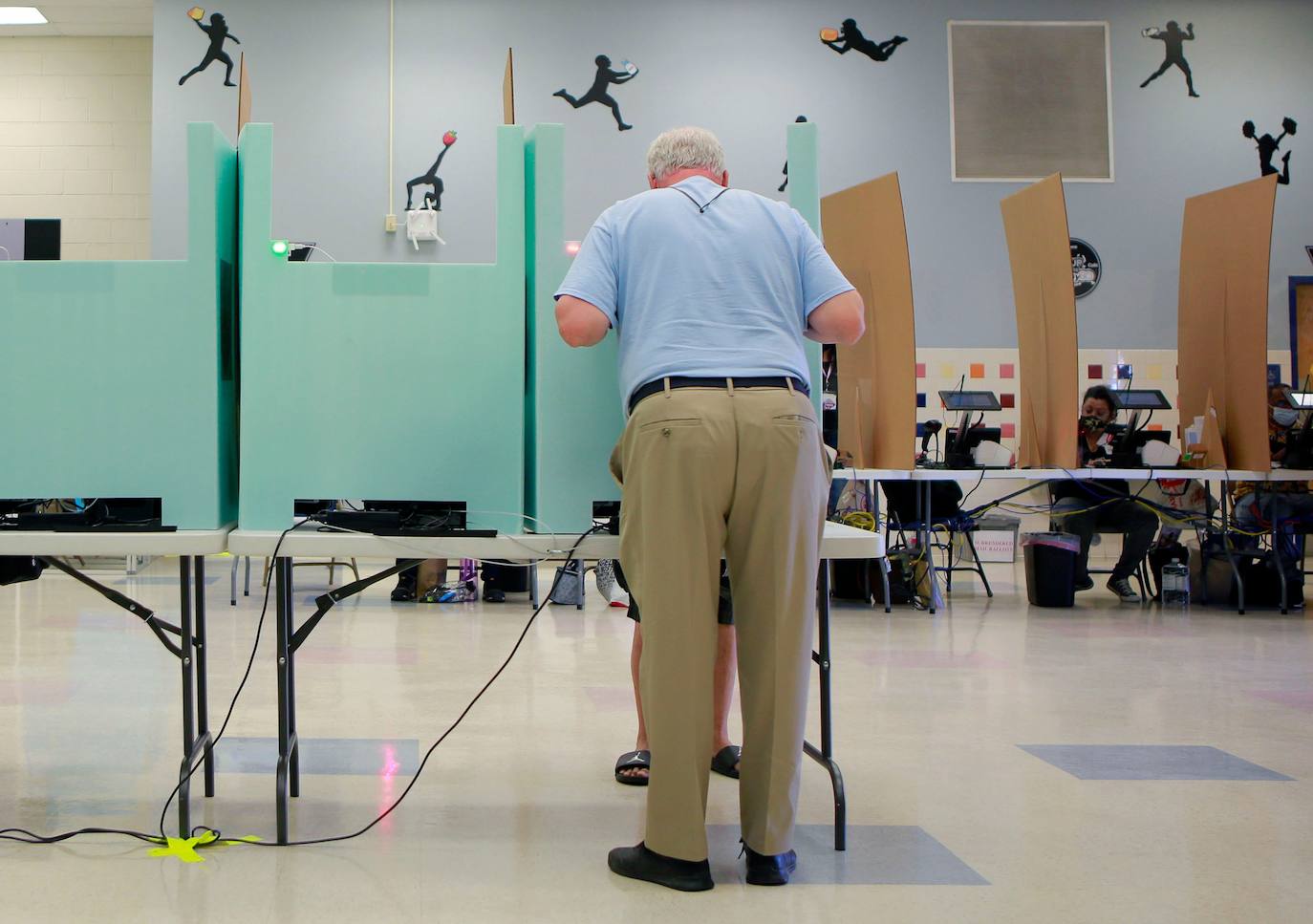 EE UU vive hoy su jornada electoral más turbia en medio de llamadas a la violencia.