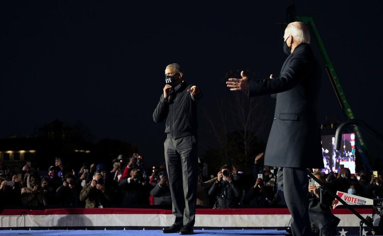 Barack Obama y Joe Biden, en un mitin.