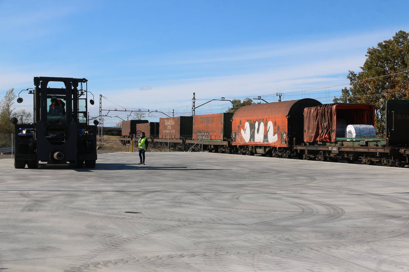 Fotos: Primer tren con salida desde Coated Solutions León