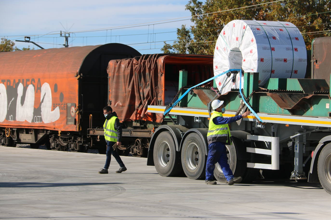 Fotos: Primer tren con salida desde Coated Solutions León