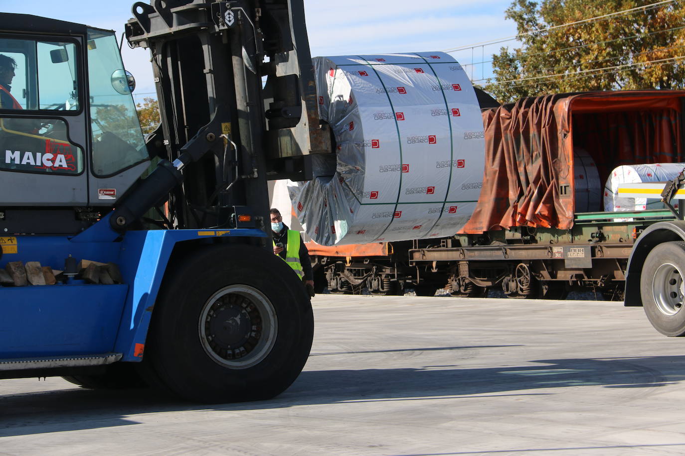 Fotos: Primer tren con salida desde Coated Solutions León