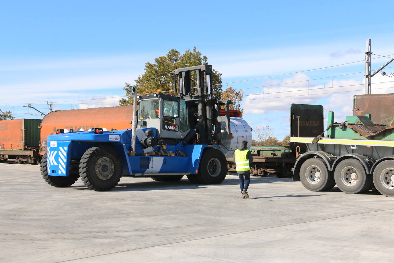 Fotos: Primer tren con salida desde Coated Solutions León