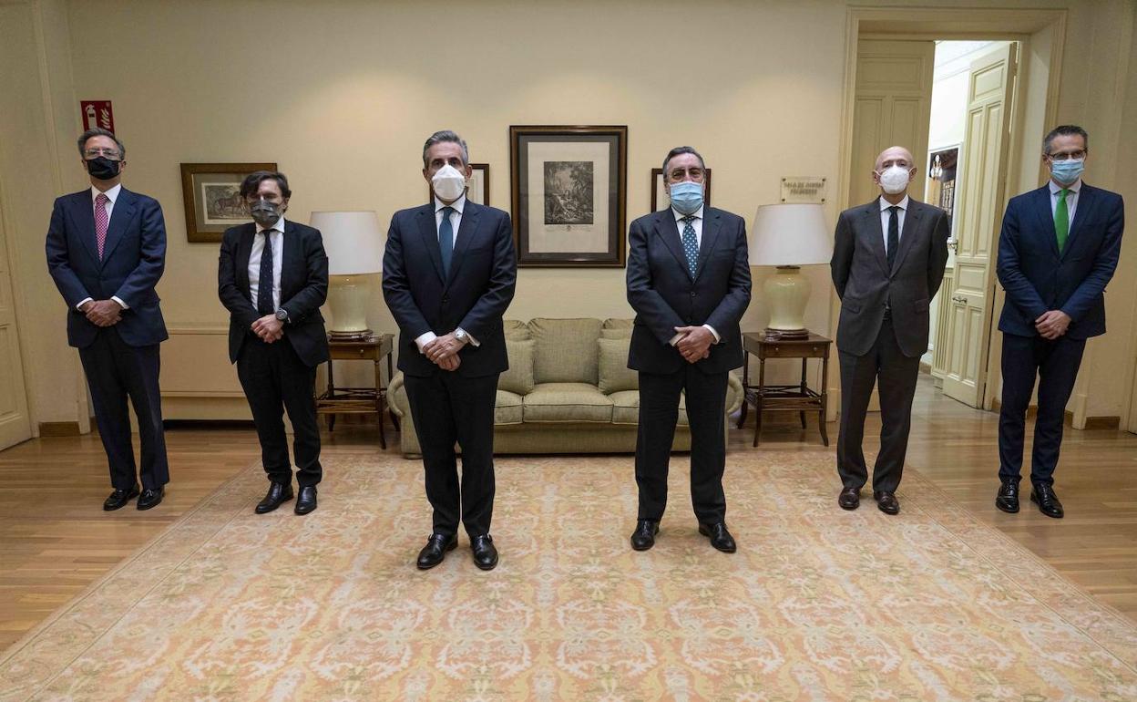 Foto de familia del convenio. 